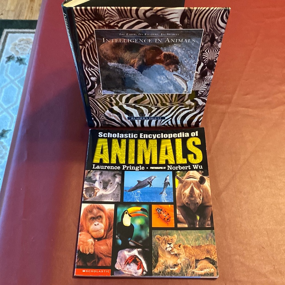 Books:Scholastic Encyclopedia ANIMALS & Reader’s Digest INTELLIGENCE IN ANIMALS